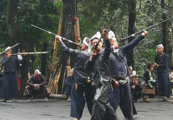 火系阵容带什么神器